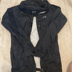 BLACK UNDER ARMOR WINDBREAKER (S)
